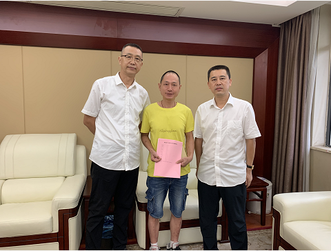 助力少年，點(diǎn)燃希望之光！